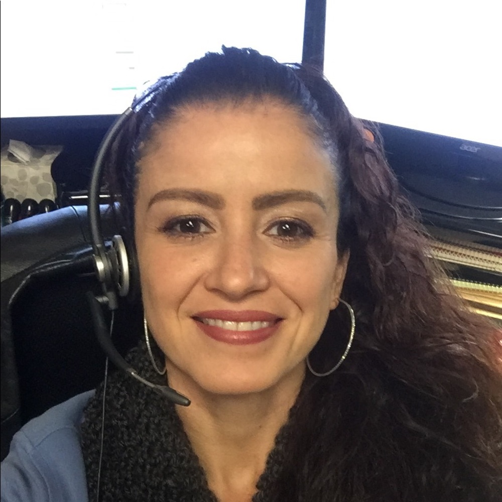 Meet your Posher, Mzbea